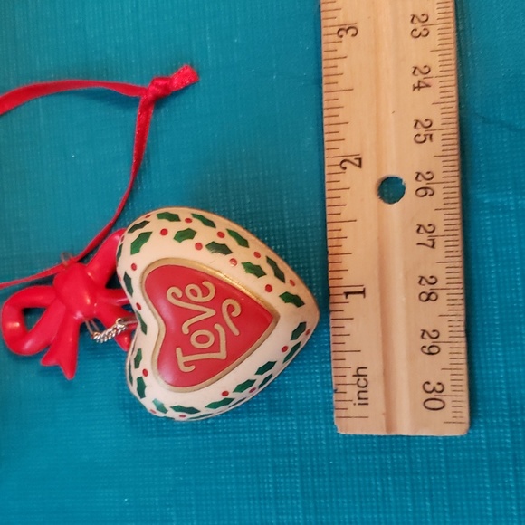 Hallmark Christmas Porcelain 2001 ornaments set of 4 - Picture 6 of 12